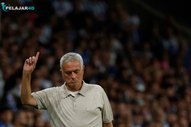 Selebrasi Jose Mourinho ketika Real Madrid mencetak gol ke gawang Espanyol pada pekan ke-2 La Liga 2026/2027.