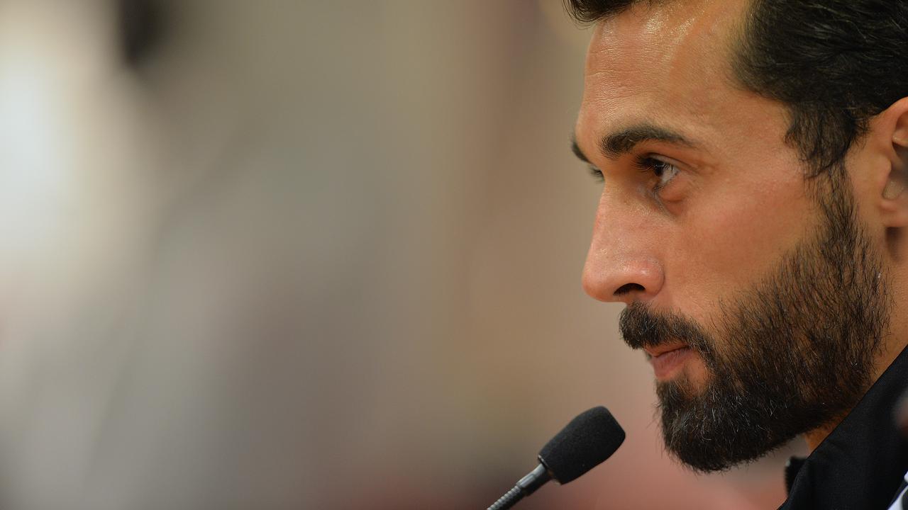 025387400_1457959329-h_51628251