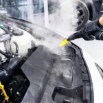 Membersihkan ruang mesin mobil dengan cara yang aman