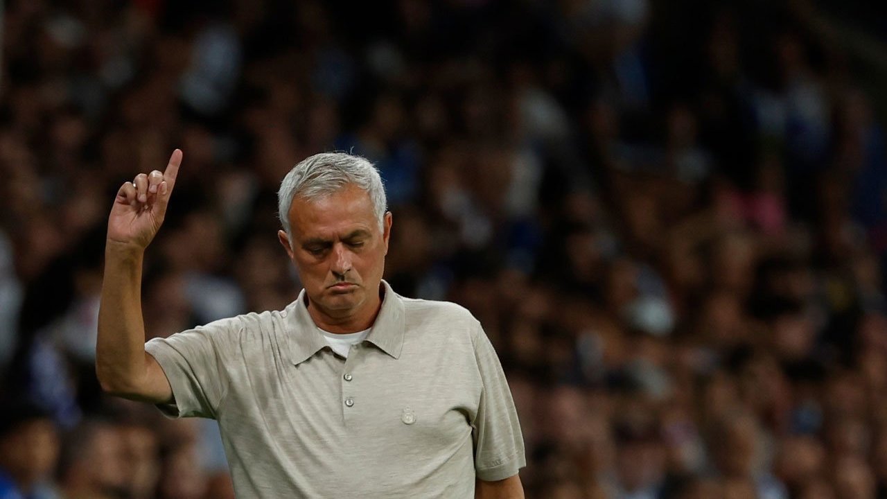 Selebrasi Jose Mourinho ketika Real Madrid mencetak gol ke gawang Espanyol pada pekan ke-2 La Liga 2026/2027.
