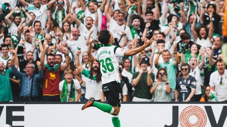Gelandang Racing Santander, Sergio Martinez.